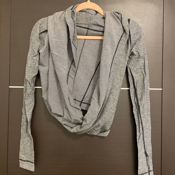 Lululemon Iconic Wrap - Picture 3 of 3